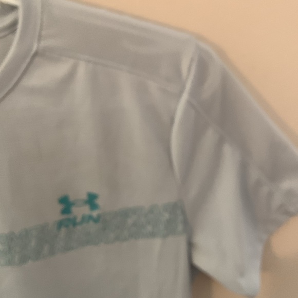 Under Armour- Speed Stride Graphic Short Sleeve Performance Shirt - Picture 4 of 6
